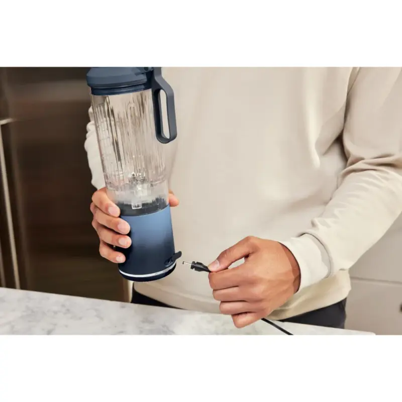 LICUADORA PORTÁTIL NINJA RECARGABLE BLAST DEEP NAVI BC1251