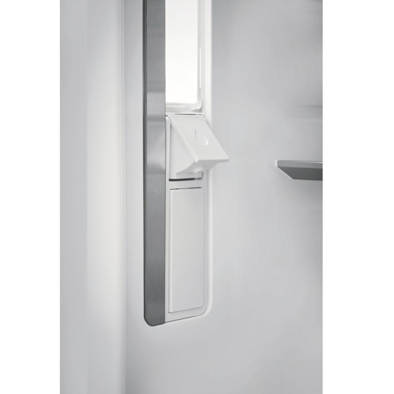 Frigidaire Refrigerador profesional de una puerta de 18.9cuft fpru19f8