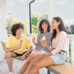 NINJA MAQUINA DE HELADOS CON SERVIDOR SWIRL BY CREAMI 701